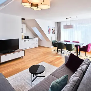  Appartamento Myfavorit - Spacious Next To Puplic Transport U1 Direct Connection To Citycenter